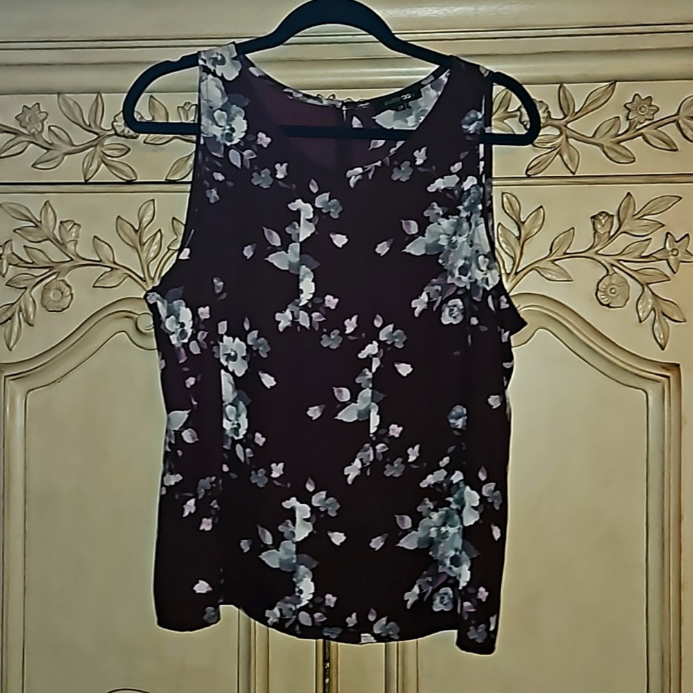 NWOT burgundy floral print blouse sz: PL